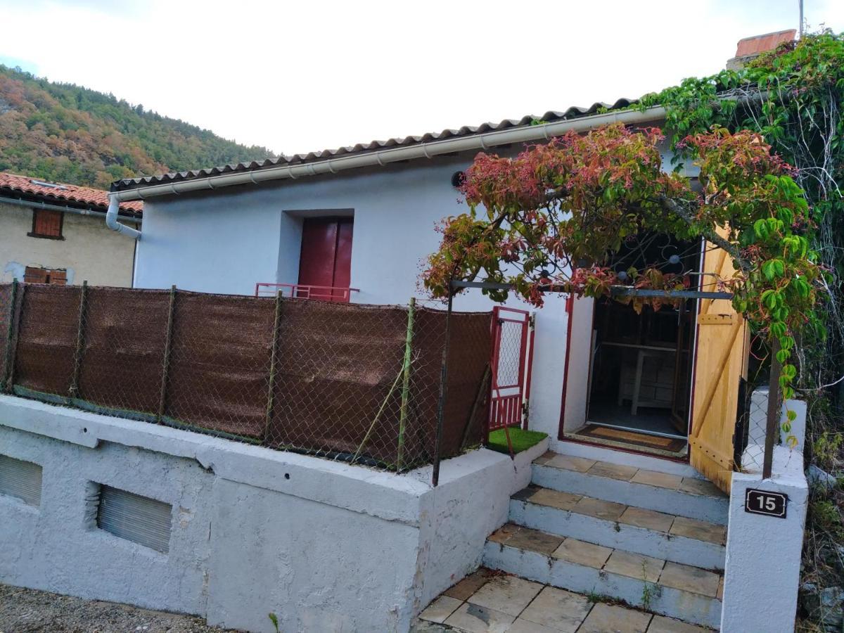 Maison individuelle a roquefeuil dans les Pyrénées audoises Esterno foto